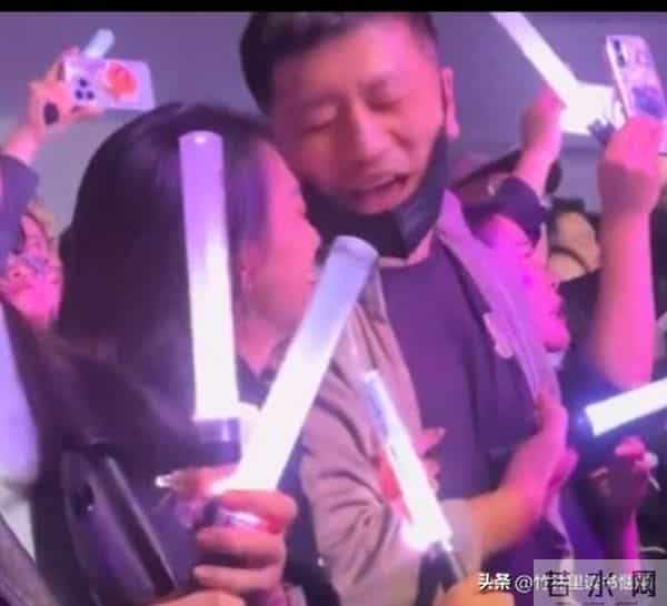 张雪峰演唱会风波升级，知情人曝其已离婚5年，本人回应！