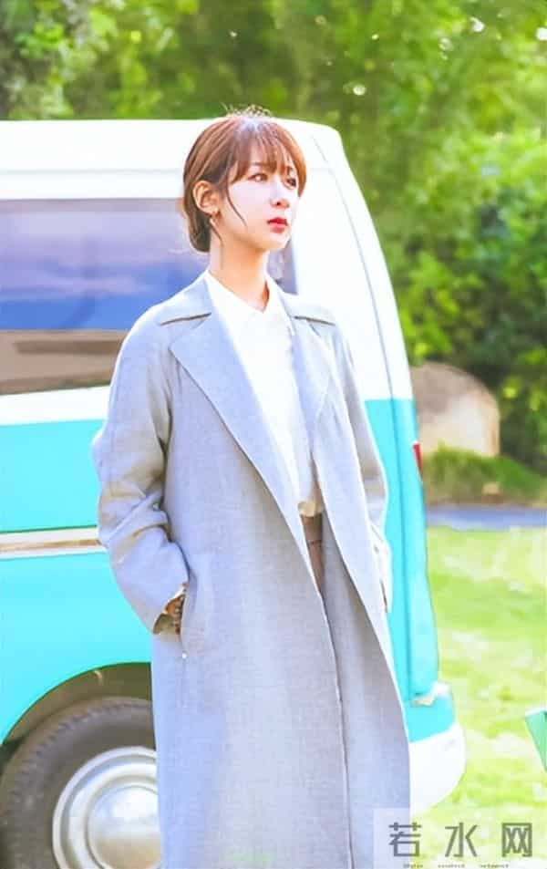 官媒公开“点名”,揭开33岁杨紫真实处境,秦俊杰那番话真没说错