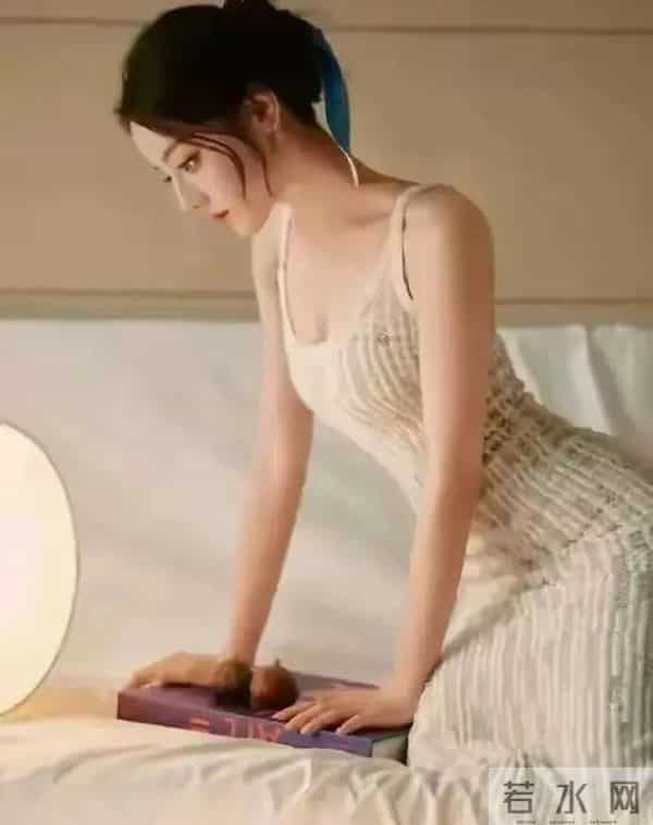 迪丽热巴,饱满呼之欲出,跟大幂幂有一拼