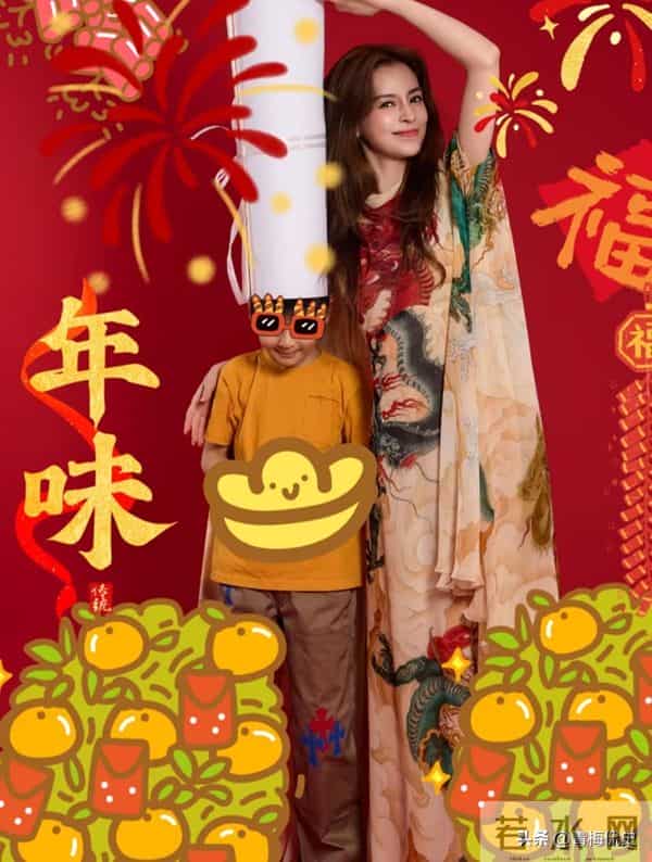 黄晓明一家4口参加生日宴!小海绵被奶奶搂在怀中,长腿溢出屏幕