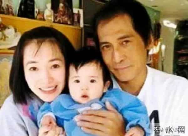 父亲是地产大亨,从小家境殷实,为何孙丽雅会嫁比亲妈还大的齐秦