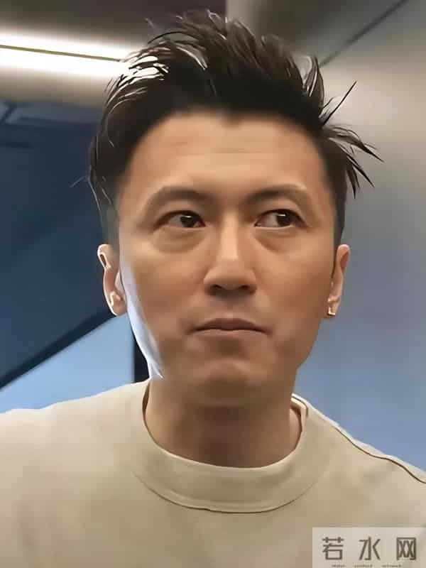 上海近距离见到谢霆锋被他迷住了,不化妆素颜也超帅就是个子不高