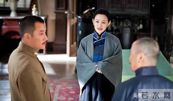 母亲是影后,丈夫是著名演员,公公是央视名嘴,34岁的她却当网红