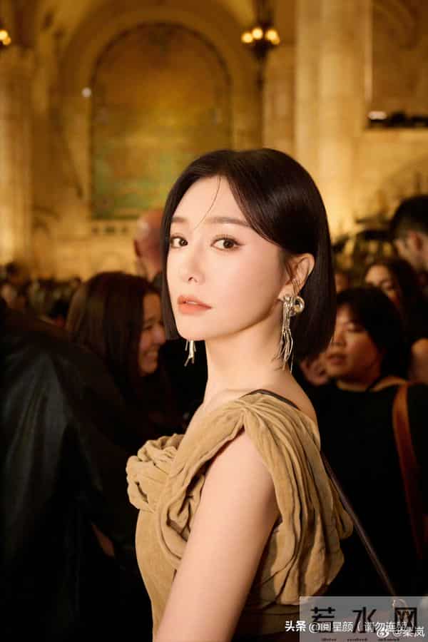 秦岚 真是个迷人的小姐姐 细腰长腿 美的直刀人心