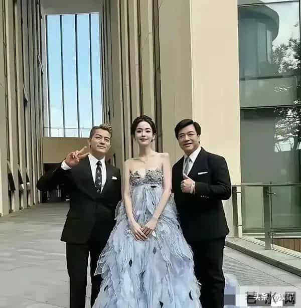 不怪郭富城忍不住跟她合照,作为一个女人,我都心动不已