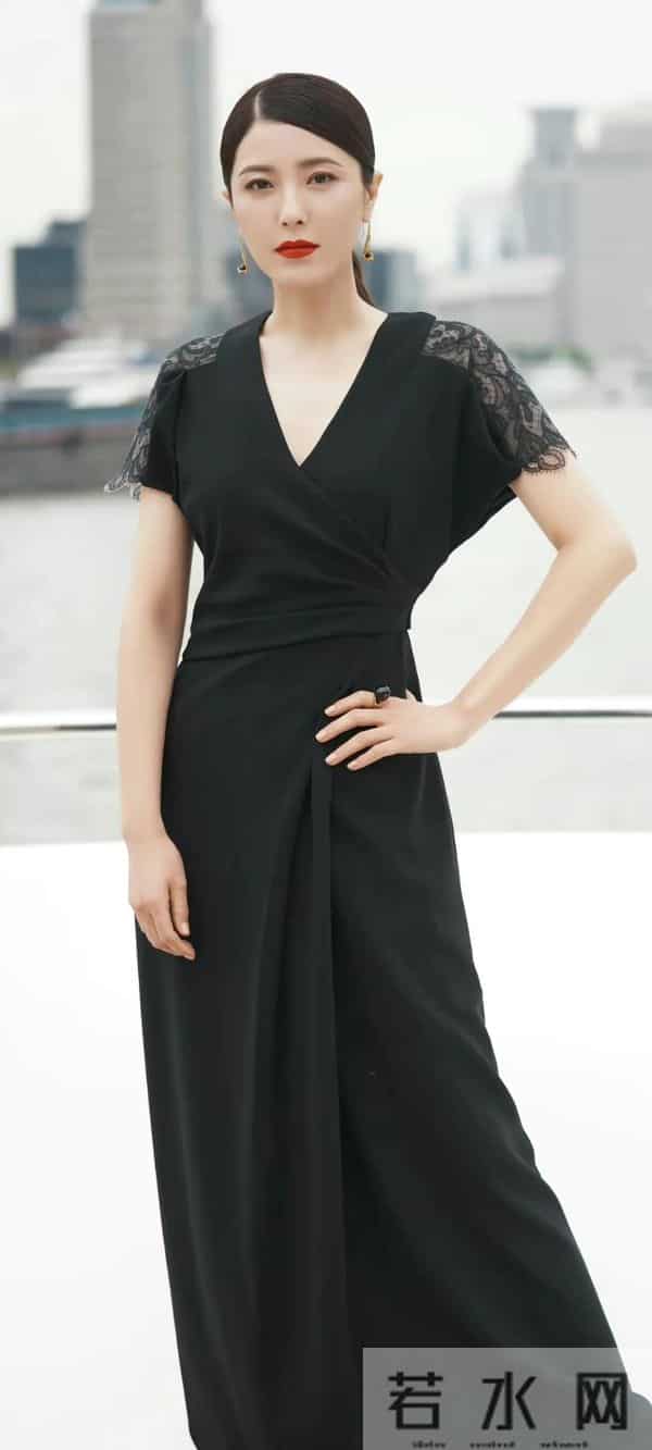 金鸡这一夜,妖艳四射的宋茜和周冬雨,败给了全&39;裹&39;出镜的万茜