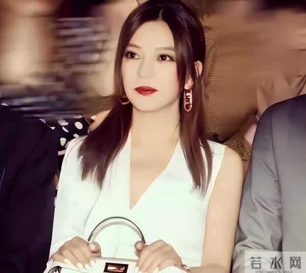 封杀四年，49岁赵薇突传消息，因胃癌去世传闻5个月前就真相大白