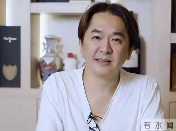 三女共侍一夫！每人每月50万零花钱，57岁色心不改又包“四奶”？