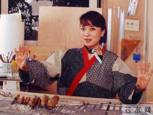 台湾出生定居日本，42岁结婚6年离婚，97岁母亲仍把翁倩玉当女孩