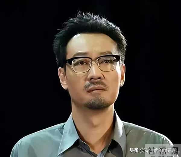 辛柏青还是没走出来,李乃文给他夹菜,原来朱媛媛生前真的没说错