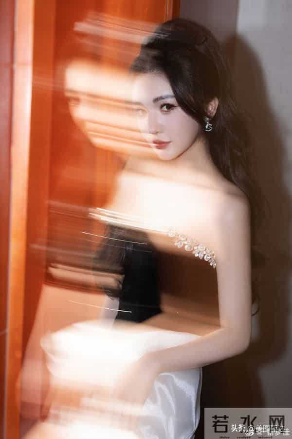 靳梦佳,湖南卫视主持人,人称小徐璐