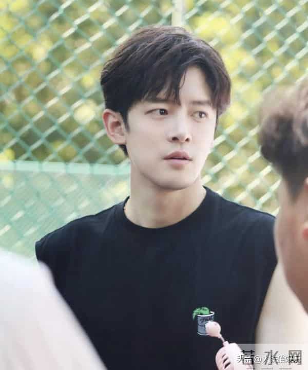 颖儿,记住纸是包不住火的啊,38岁付辛博“老来俏”,还是翻红了