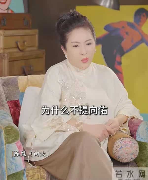 向佑彻底没救了!现身南昌酒吧,新交的女友又胖又颓,烟酒不离手