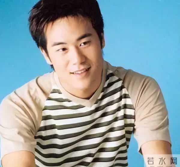 他娶了摇滚女神谭维维,婚后靠她赚钱养家,儿女双全生活太幸福