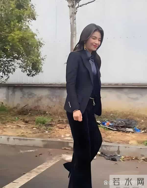 47岁刘涛被路人偶遇，真实的状态曝光，没有大家说的那么漂亮