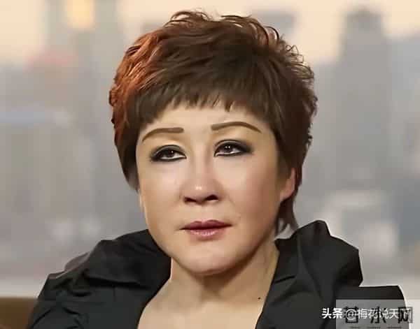 52年后,78岁丁佩终于说出真相:李小龙在我床上倒了12分钟!