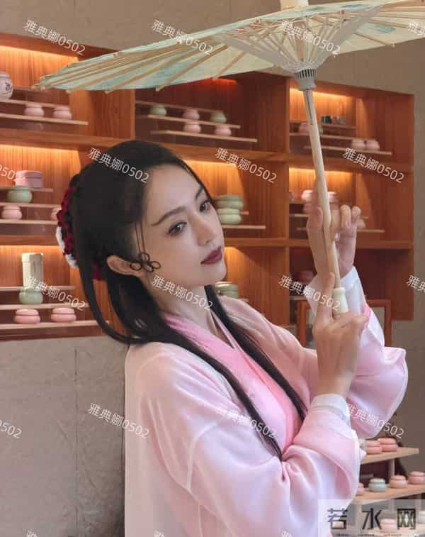 董璇自从二婚后状态肉眼可见的回春了，白蛇造型妩媚不输王祖贤!