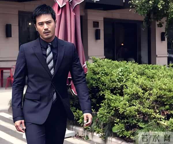 他娶了摇滚女神谭维维,婚后靠她赚钱养家,儿女双全生活太幸福