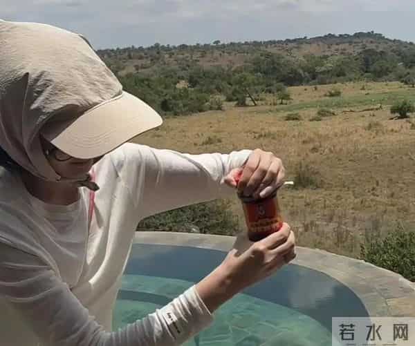 生活富足，嫁富豪老公？原来妈妈是李厚芳，难怪她能成人生赢家