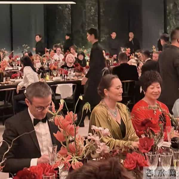 卡地亚这一夜，珠圆玉润的郭晶晶，秒了内娱一堆“排骨精”