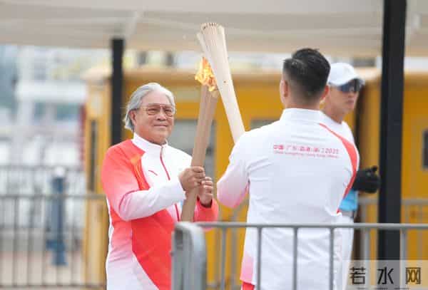 霍震霆没想到，官宣新身份没多久，儿媳郭晶晶再次让阔太圈沉默了