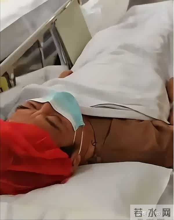 李连杰“脱衣辟谣”上热搜：没换过心脏！揭开“一夜回春”的秘密