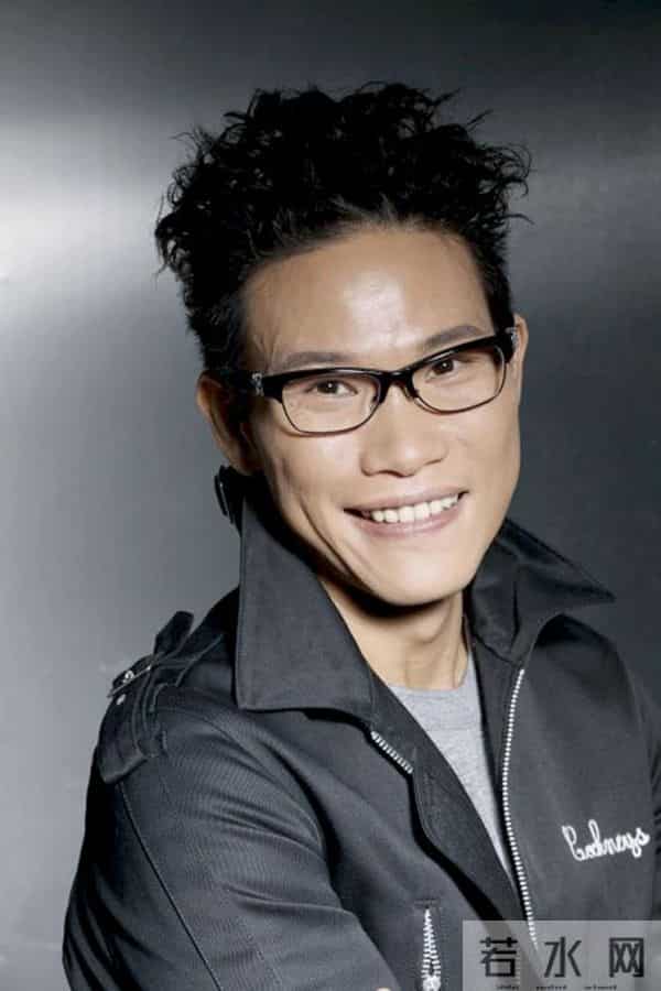 反转!香港知名男星被爆出轨,其妻上传照片力挺,赞其魅力无边