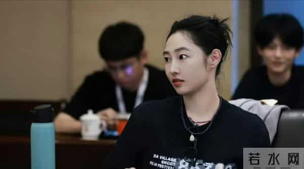 太癫了！王家卫被曝后白百何又自揭伤疤，陪玩陪睡只是冰山一角