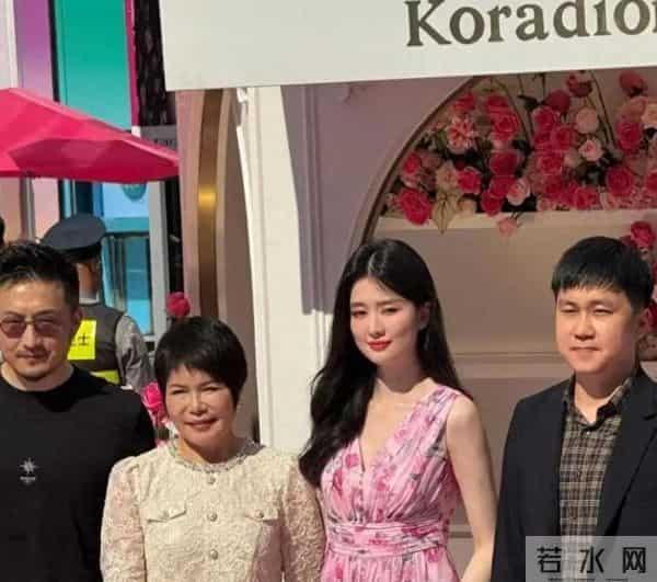 生活富足，嫁富豪老公？原来妈妈是李厚芳，难怪她能成人生赢家