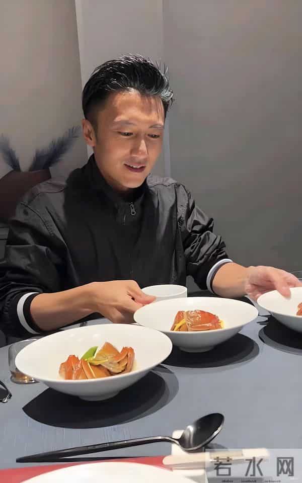 上海近距离见到谢霆锋被他迷住了,不化妆素颜也超帅就是个子不高