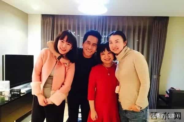 父亲是地产大亨,从小家境殷实,为何孙丽雅会嫁比亲妈还大的齐秦