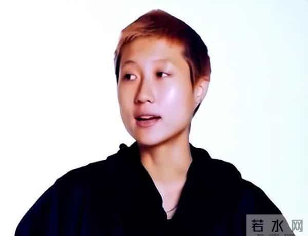 吴卓林的妻子罕见露面,7年不回家改变巨大,打扮靓丽生活变好了