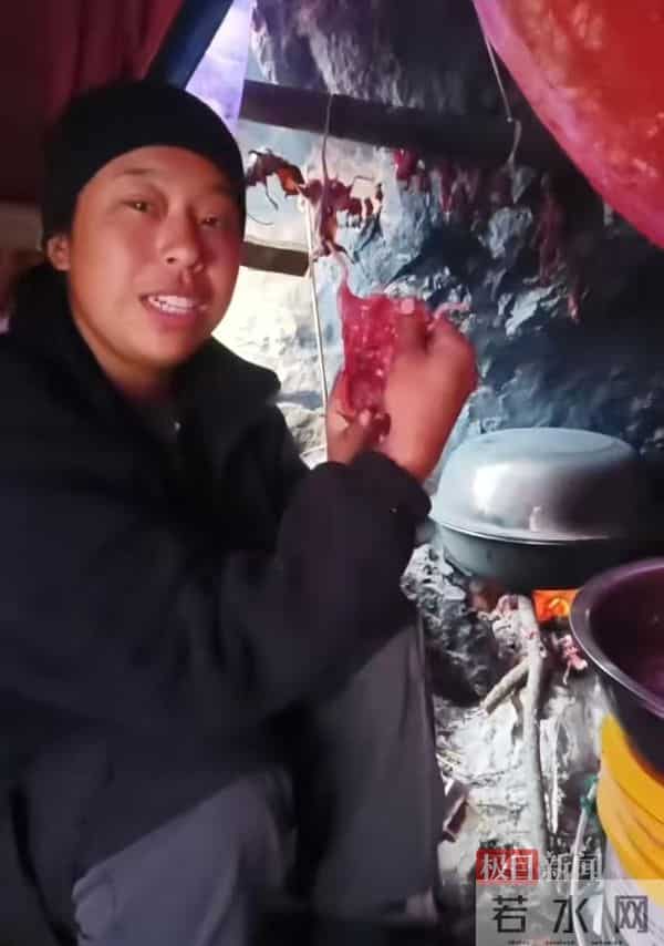 25岁女孩参加海岛求生赛35天瘦28斤：吃了50只老鼠，拿季军获奖7500元，准备报名下一期张家界挑战赛