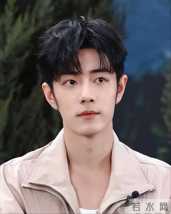 央视“点名”才几天，肖战因一个举动，再令杨紫和所有人刮目相看