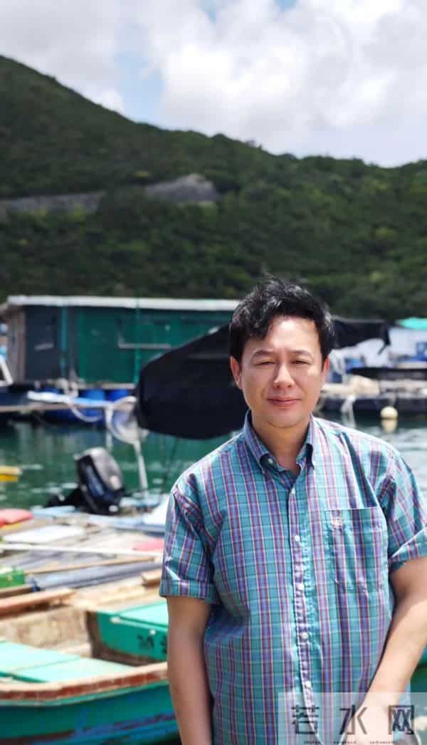 演员张颂文回应街头救人:这事儿太小了,换谁都会这样做;伤者已康复,称希望携锦旗当面感谢