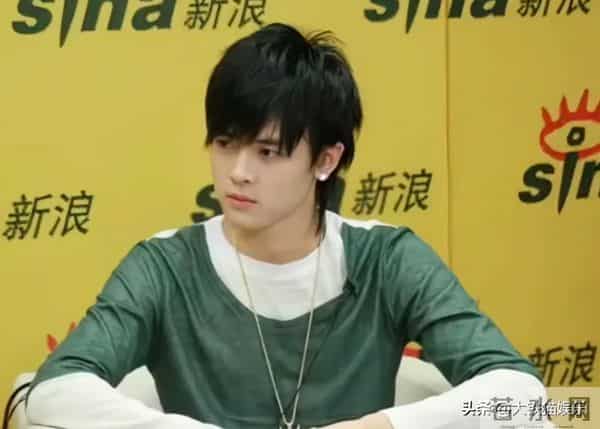 颖儿,记住纸是包不住火的啊,38岁付辛博“老来俏”,还是翻红了