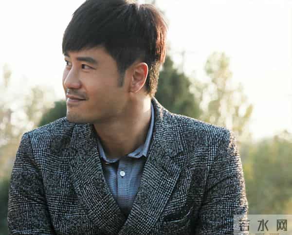 他娶了摇滚女神谭维维,婚后靠她赚钱养家,儿女双全生活太幸福