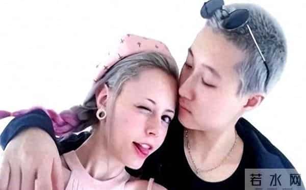 吴卓林的妻子罕见露面,7年不回家改变巨大,打扮靓丽生活变好了