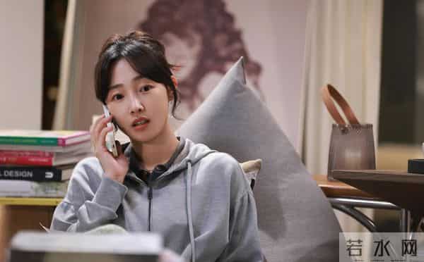 太癫了！王家卫被曝后白百何又自揭伤疤，陪玩陪睡只是冰山一角