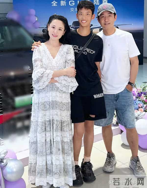 郭晓冬和老婆吵架，48岁程莉莎被气哭，抱怨老公不哄她，很痛苦