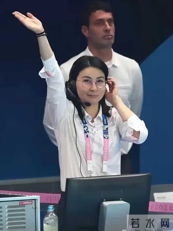 霍震霆没想到，官宣新身份没多久，儿媳郭晶晶再次让阔太圈沉默了