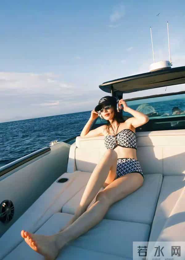 张俪海边游艇泳衣写真,这身材没话说