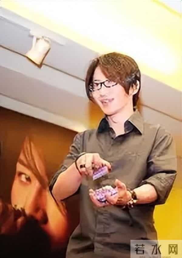 刘谦近况曝光,抗癌不到一年,“不良嗜好”已戒掉,憔悴到认不出