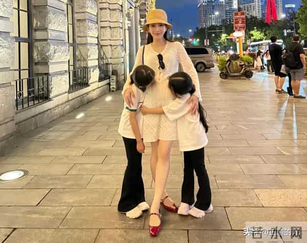 方媛月子难坐 几周不洗澡 凌晨向网友取经 疑似面临脱发 关节肿痛问题