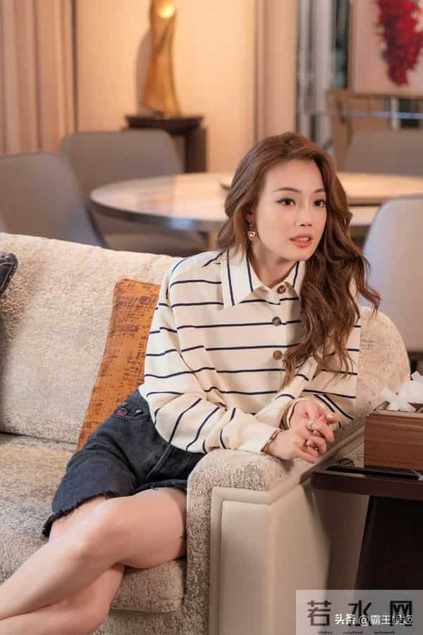 陈伟霆现身谢霆锋演唱会现场,侧颜逆天,霍汶希看得都犯花痴了