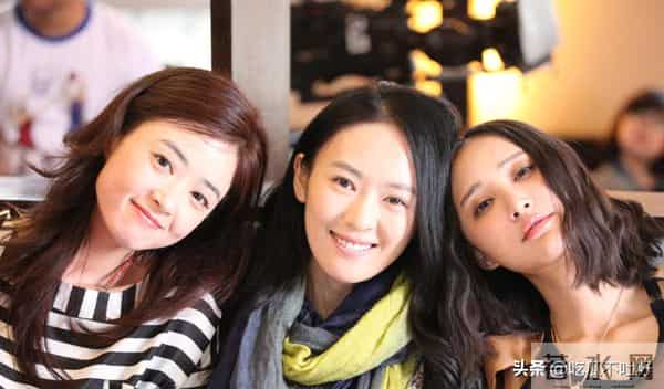 分手22年,40岁的童瑶高调官宣喜讯,如今成为张默高攀不起的存在