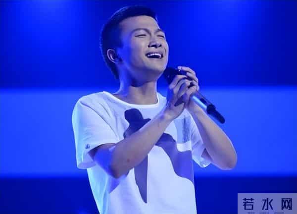 不到24小时，央媒两次点名周深，歌坛地位一览无遗，那英说对了